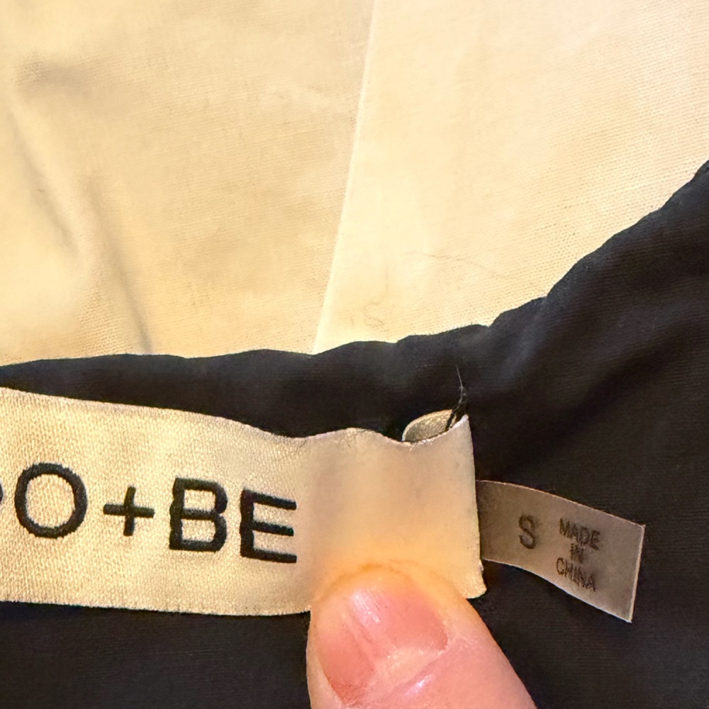 DO+BE Black and white bell sleeve tops - Picture 3 of 3